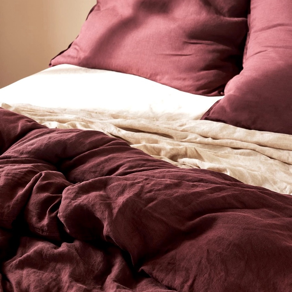Brooklinen Cali-King/King 100% Washed Linen Duvet Set in Raisin Rich Burgundy
